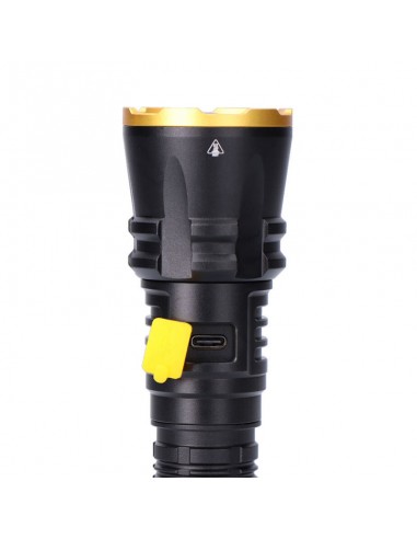 LANTERNA LONGO ALCANCE LED 1800 LM